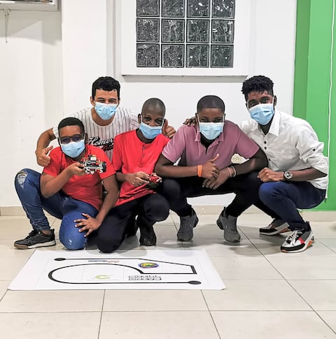 La Escuela Robótica de Chocó se llevó la medalla de oro en la competencia internacional Skill Drive de RoboJam Perú