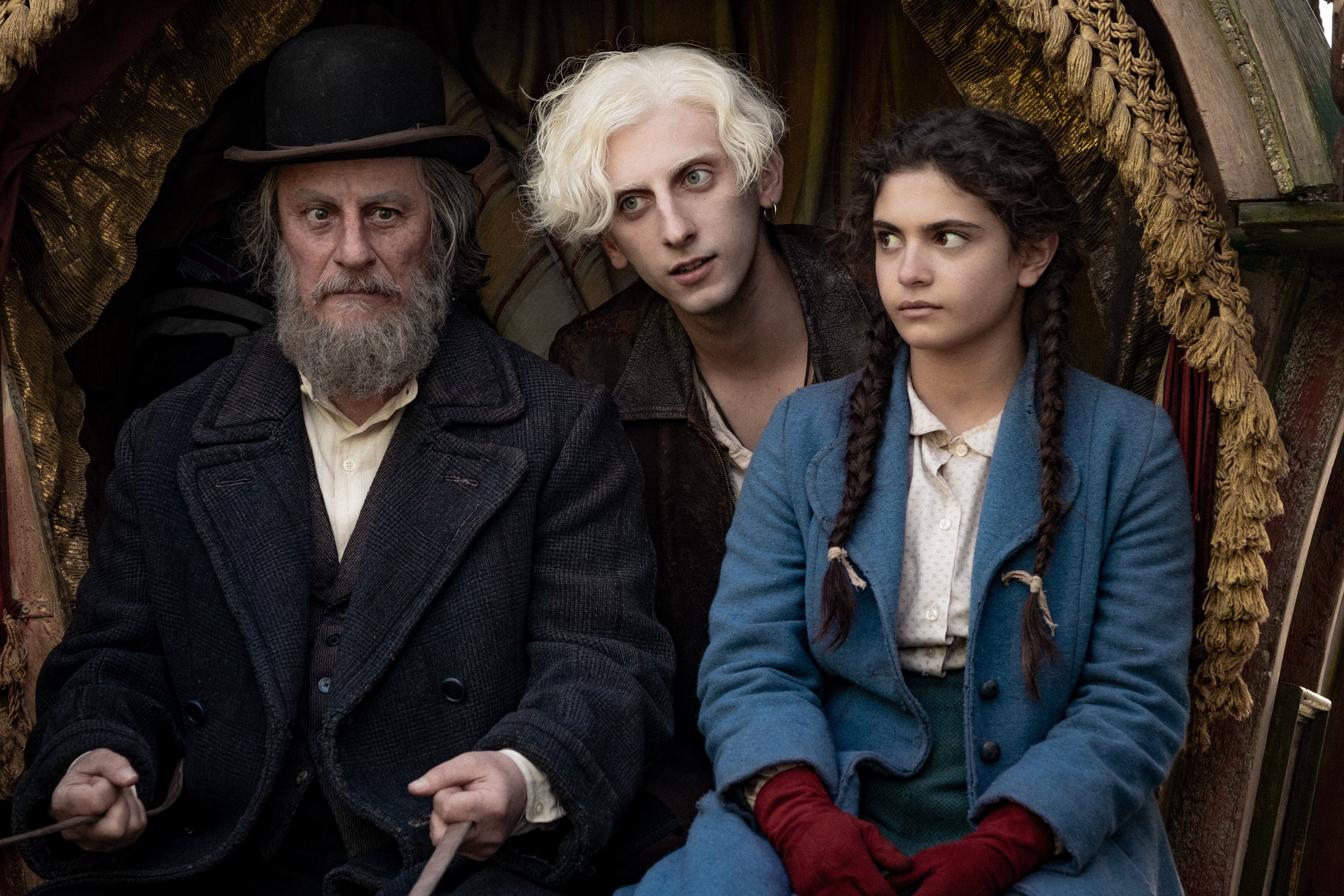 GiorgioTirabassi, Pietro Castellitto y Aurora_Giovinazzo en 'FREAKS OUT'.