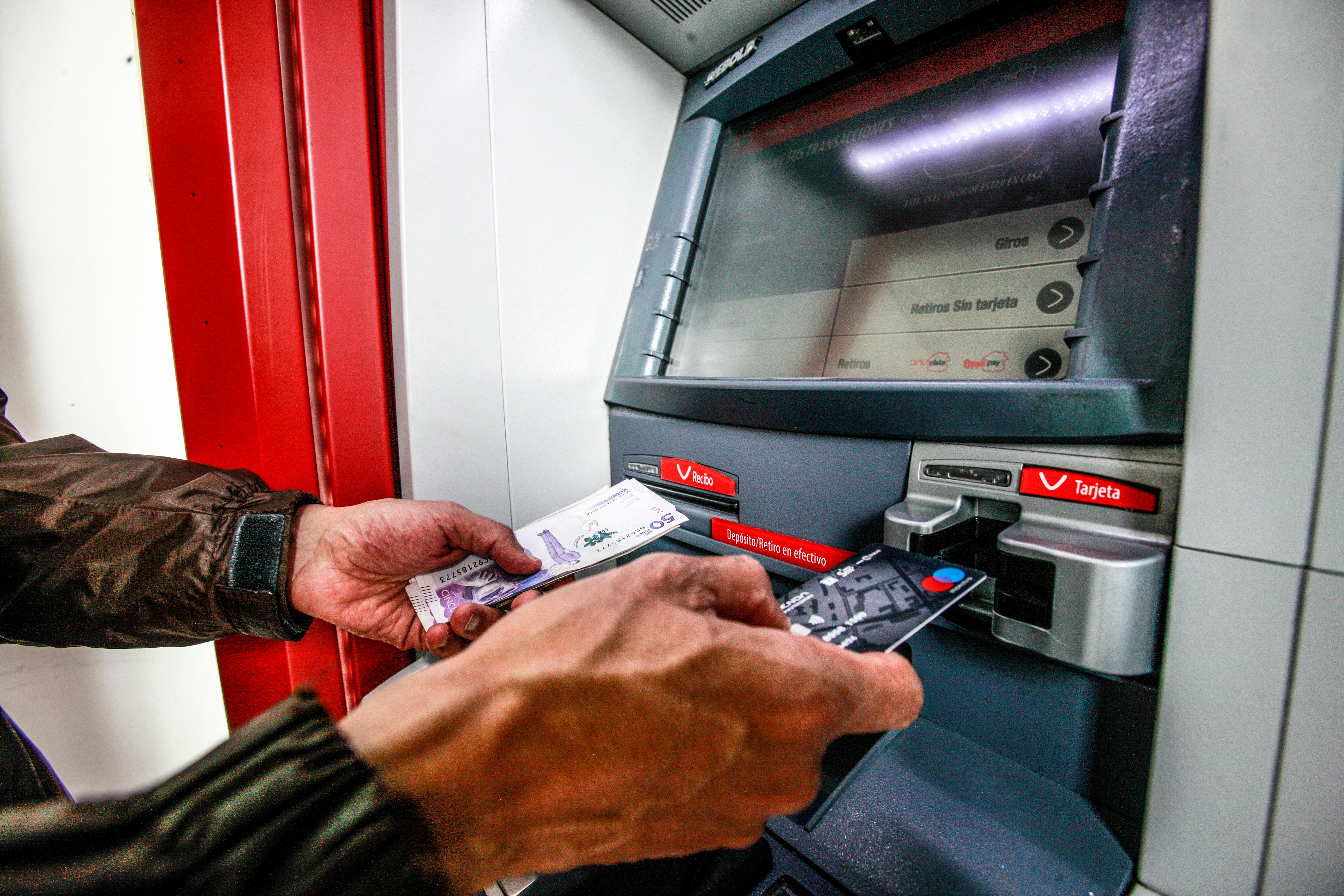 Banco Davivienda, cajero automático