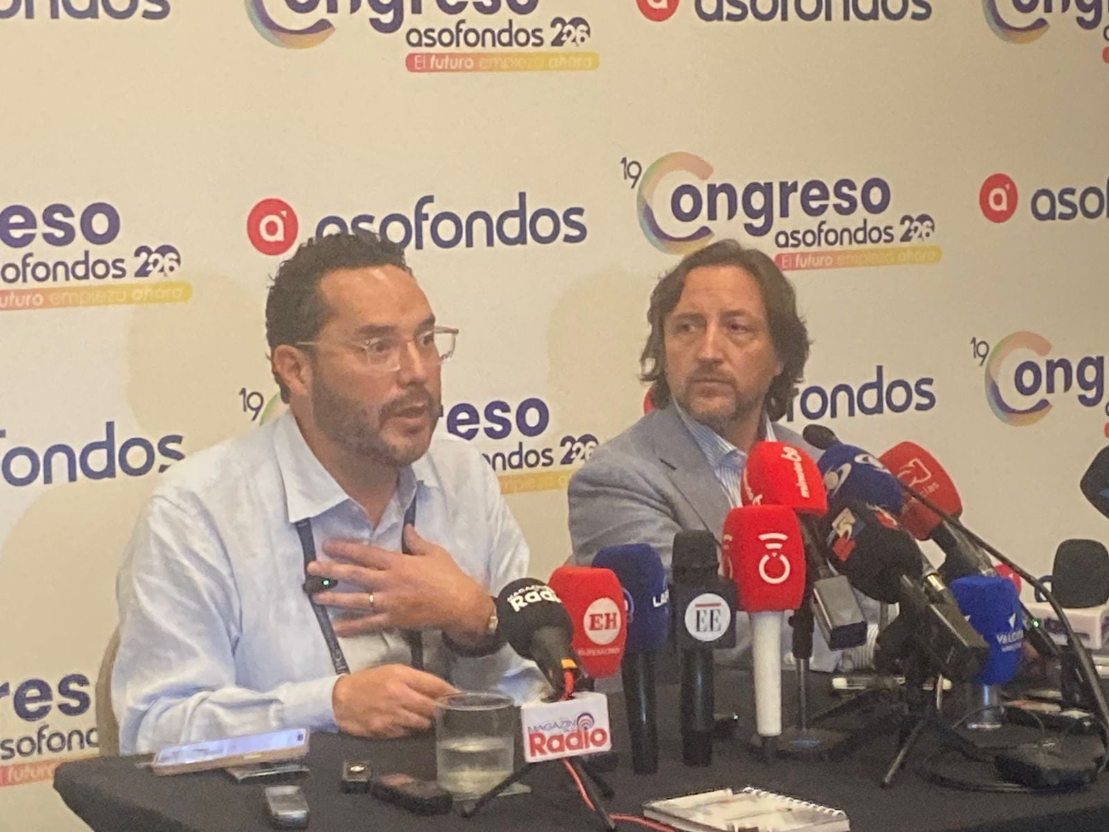 Andrés Velasco, presidente de Asofondos, y Santiago García, presidente del Consejo directivo del gremio