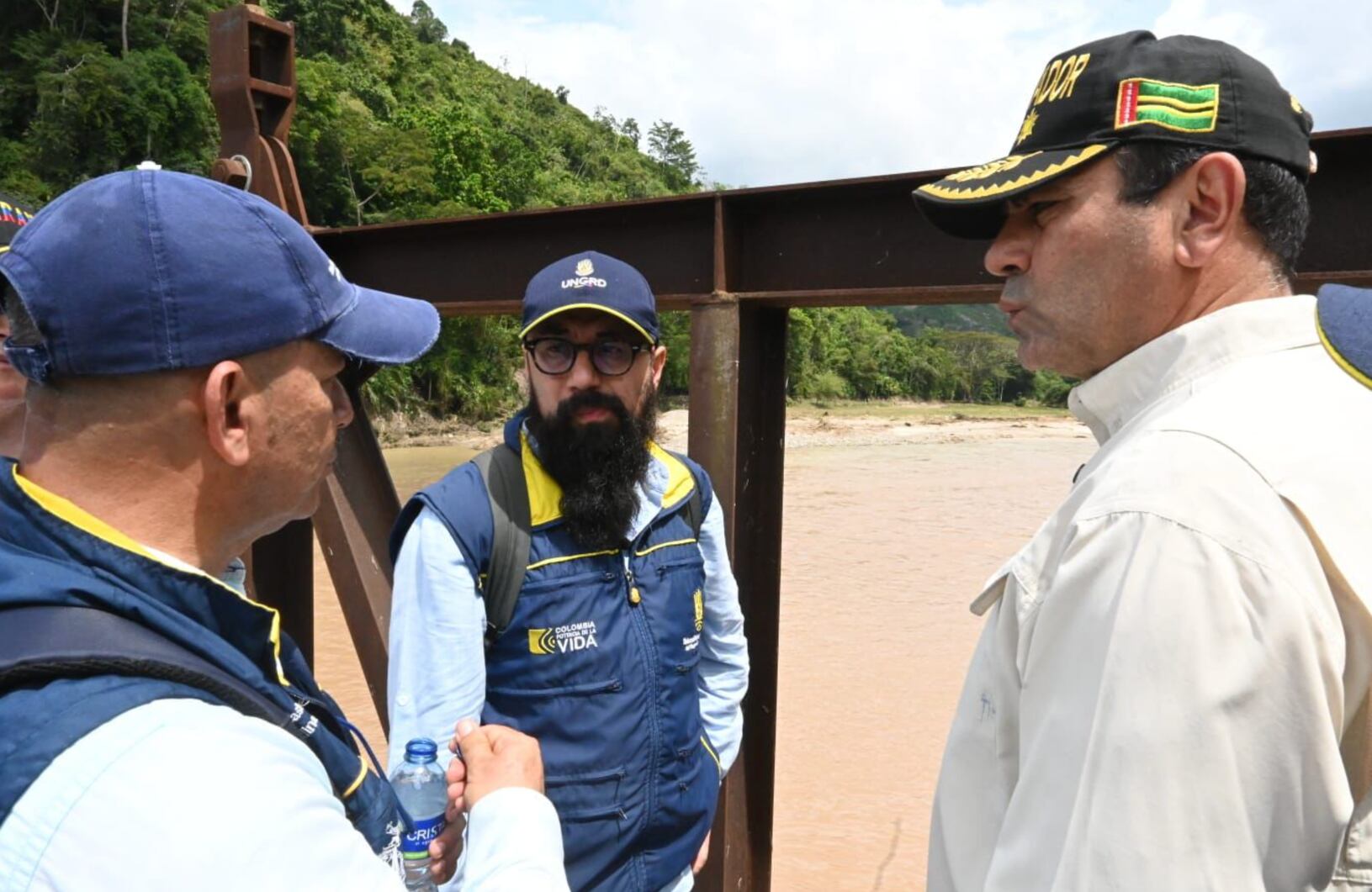 Carlos Carrillo estuvo acompañado de otras autoridades locales