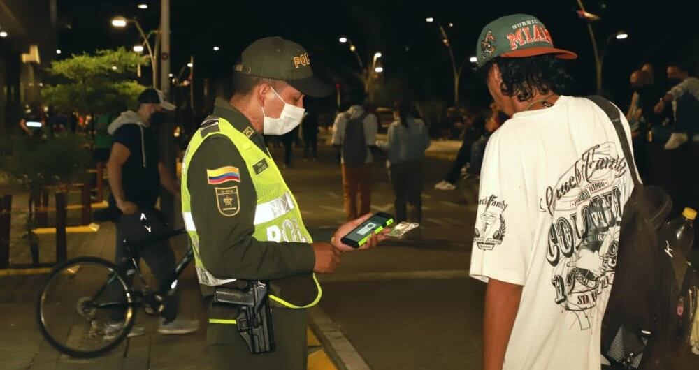 Operativos en noche de Halloween en el centro de Cali