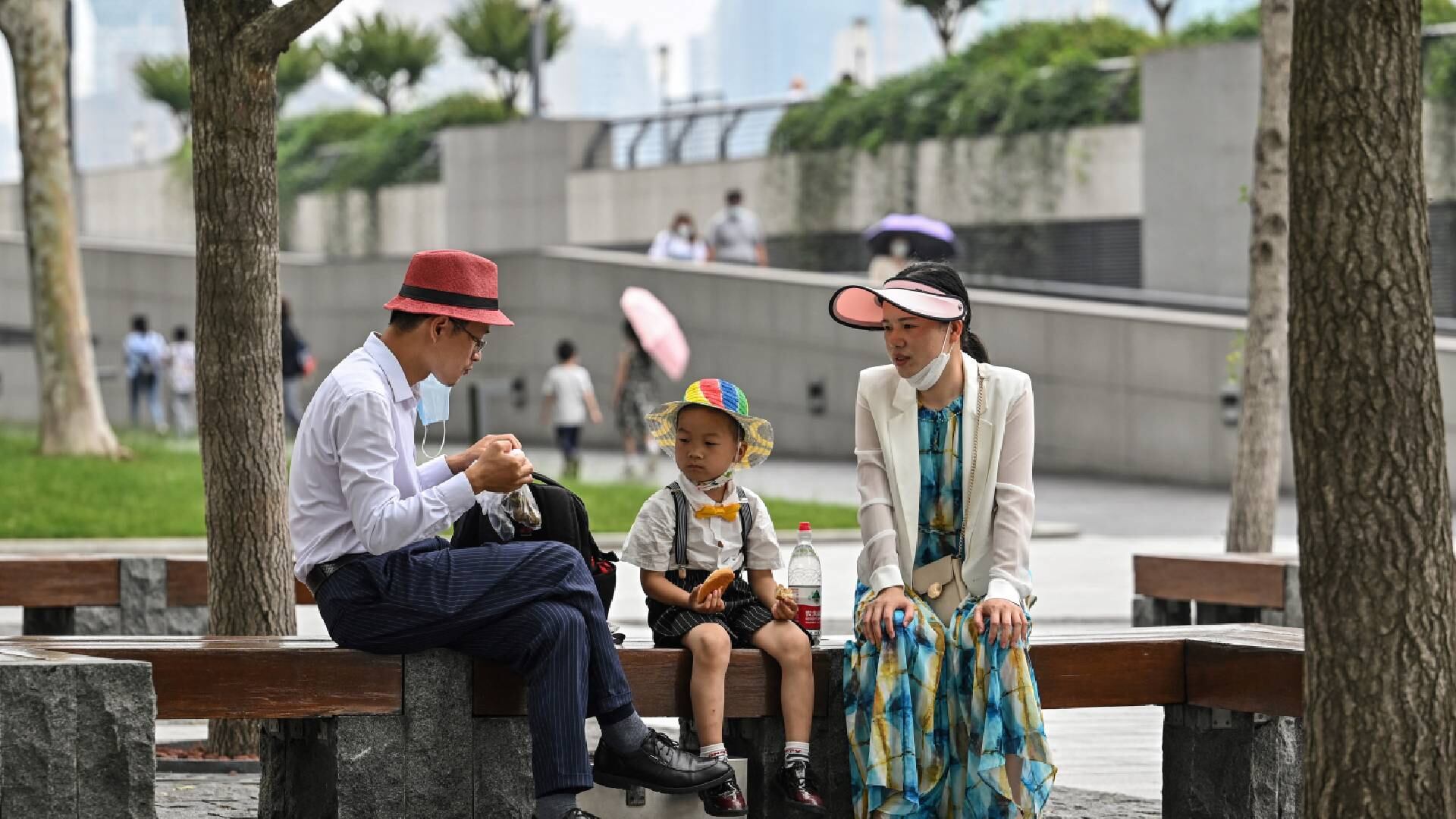 Los centros comerciales, supermercados, farmacias y salones de belleza solo pueden funcionar al 75% de su capacidad.