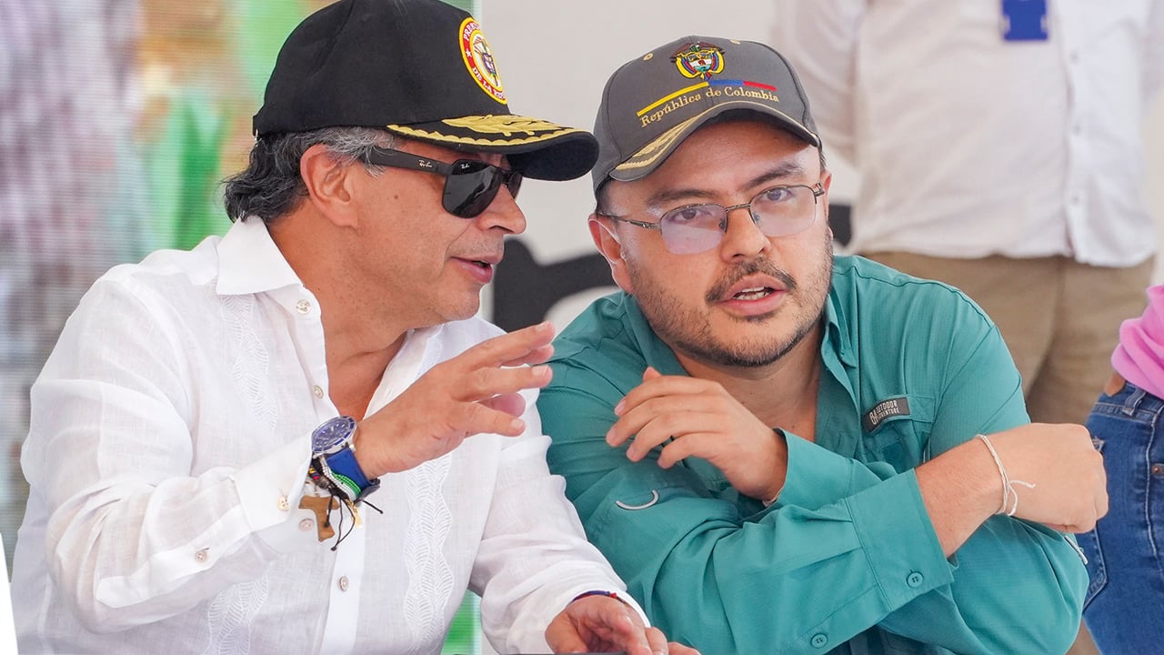 Presidente Gustavo Petro junto a Felipe Harman, exdirector de la Agencia Nacional de Tierras (ANT).