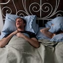 Los ronquidos son el sonido ronco o fuerte que se produce cuando el aire pasa por los tejidos relajados de la garganta y hace que estos vibren mientras se respira.