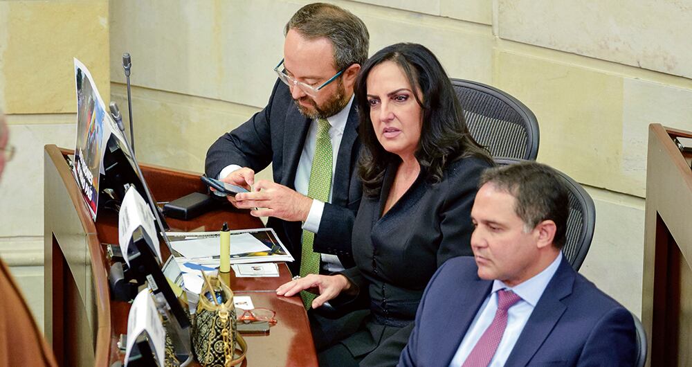 LA JEFA de la oposiciÓn_7