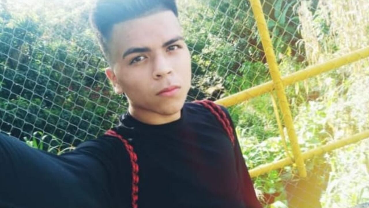 El joven departía con amigos cuando sucedió la tragedia.