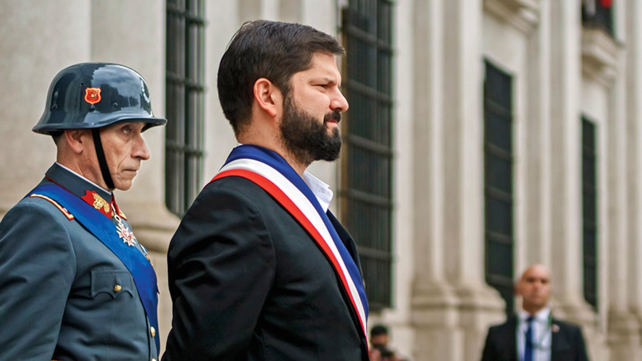 Boric ha ido, lentamente, mejorando su imagen, pero aún le falta mucho para ser popular entre la ciudadanía.