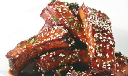 Incluso se utiliza en diferentes platos de la tradicional “como pollo al tamarindo o como salsa agridulce que se utiliza para aderezar cualquier tipo de carne, ya sea res, cerdo o pescado”. 