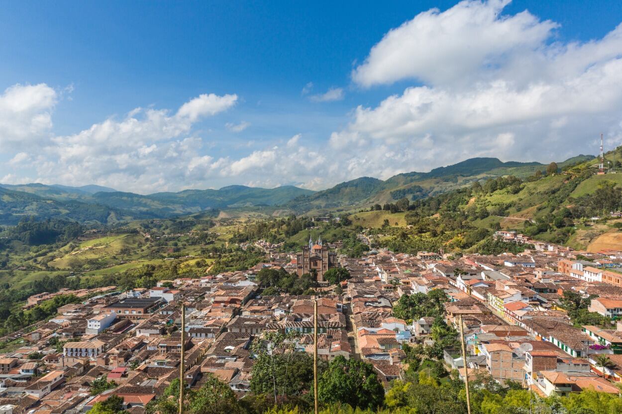 Por medio de la Fundación ProJericó se contribuye al desarrollo del municipio, trabajando de la mano de las autoridades y los líderes locales.
