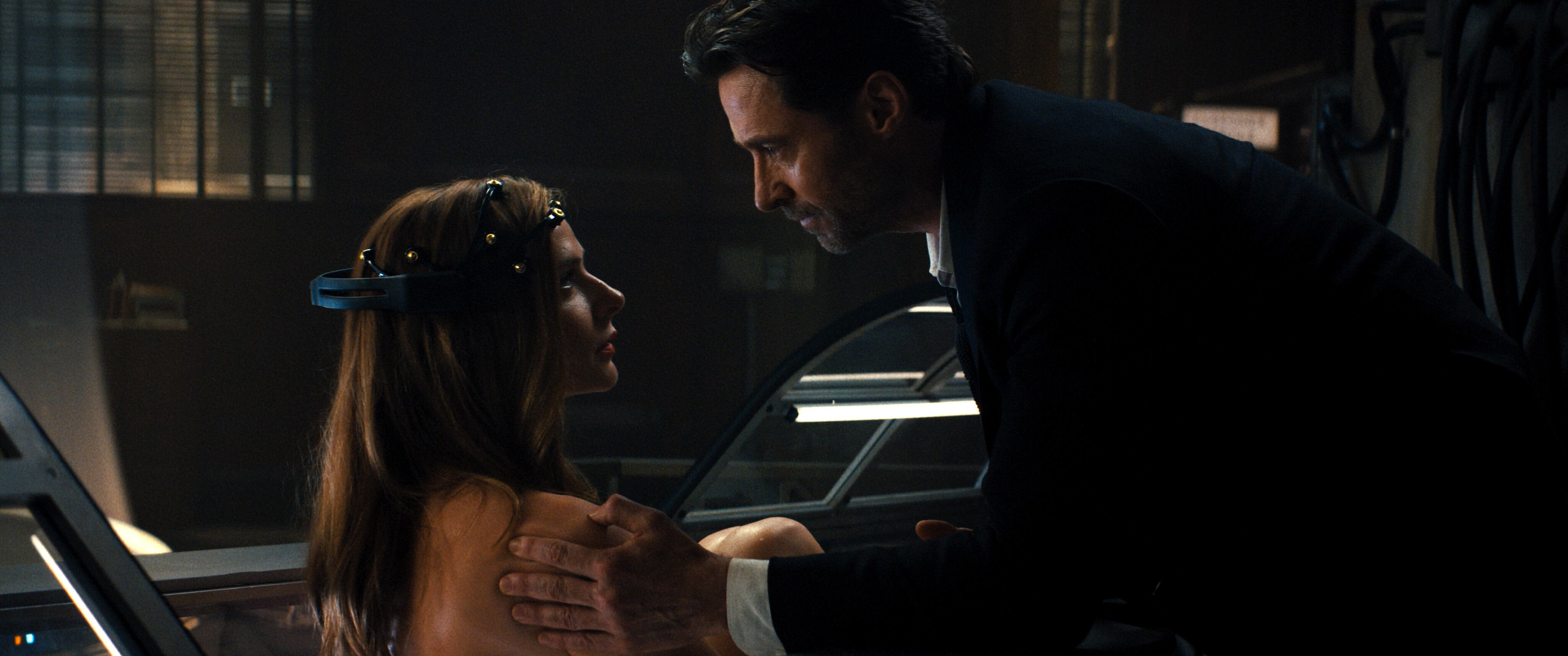 Hugh Jackman y Rebecca Ferguson en 'Reminiscence' de Lisa Joy.