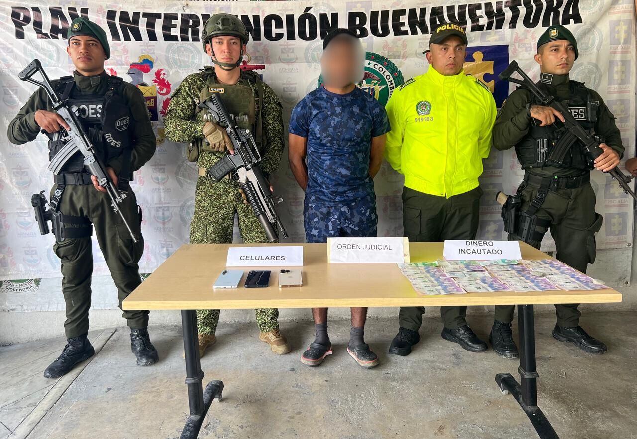 La Armada participó en la captura de alias Conal, presunto cabecilla del ELN en el Valle del Cauca.