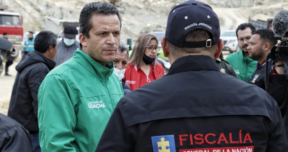 El alcalde de Soacha, Juan Carlos Saldarriaga, lideró el cierre de la cantera.