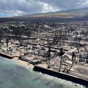 Esta foto proporcionada por el Departamento de Tierras y Recursos Naturales de Hawái muestra áreas quemadas en Lahaina en la isla de Maui, Hawái, el viernes 11 de agosto de 2023