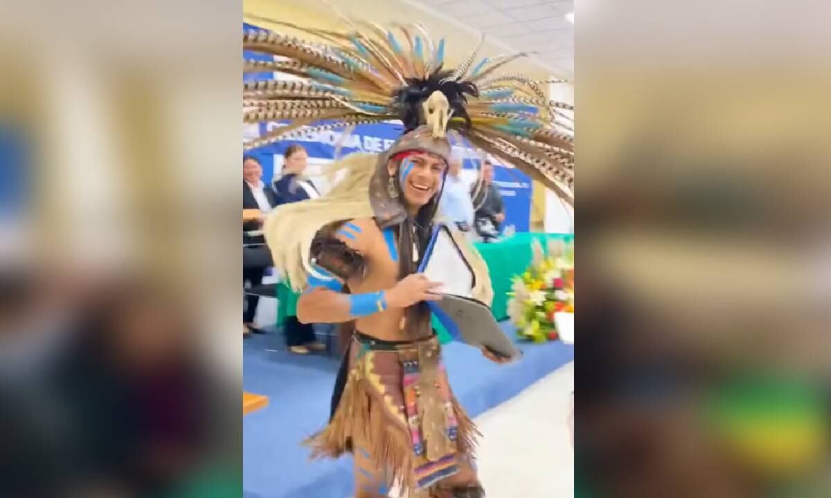 El joven fue exaltado pro la propia universidad.