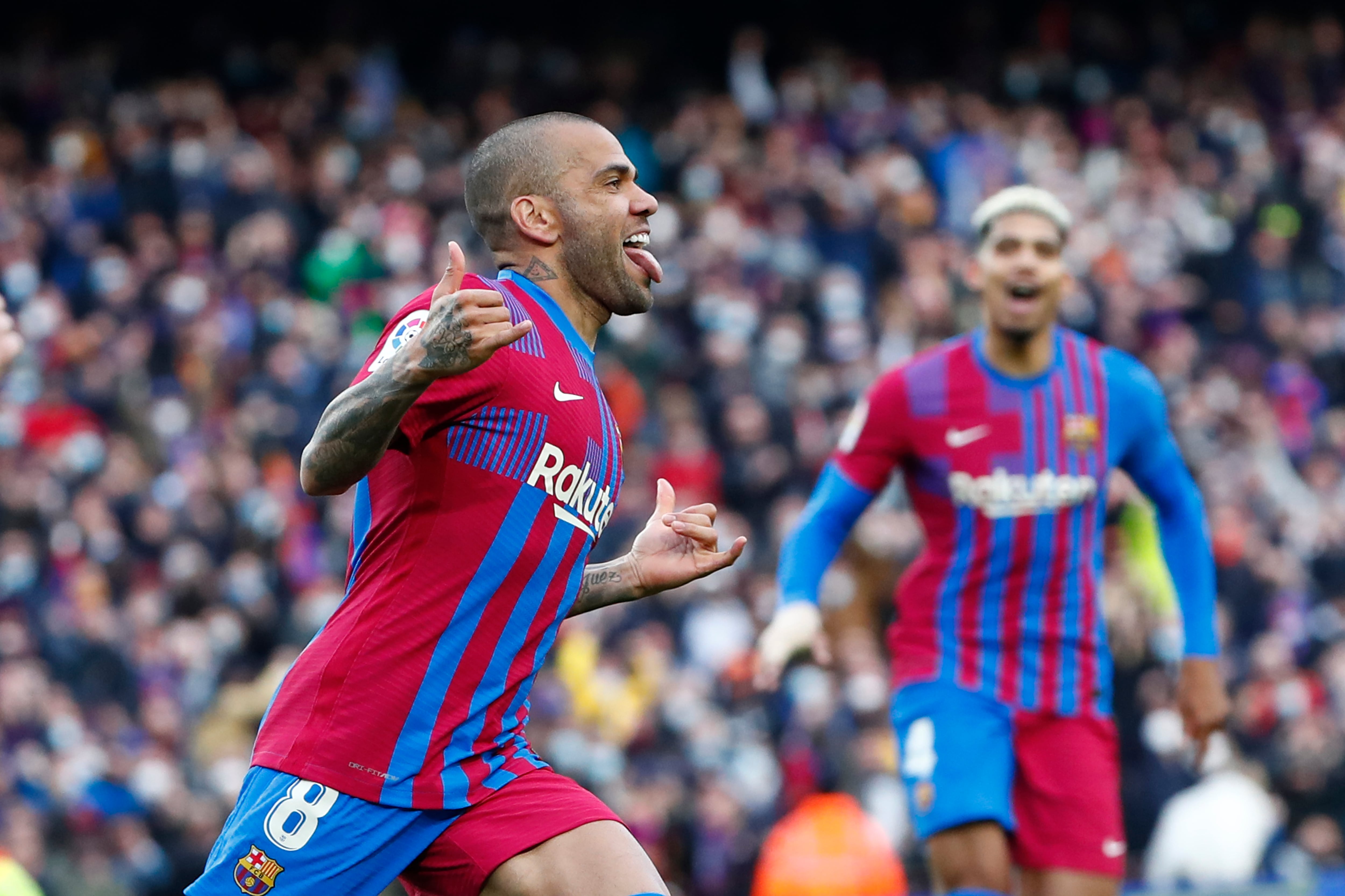 Dani Alves fue una de las figuras del encuentro ante los colchoneros.