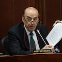 Canciller Álvaro Leyva asiste a un debate de control político en la Comisión Segunda del Senado
