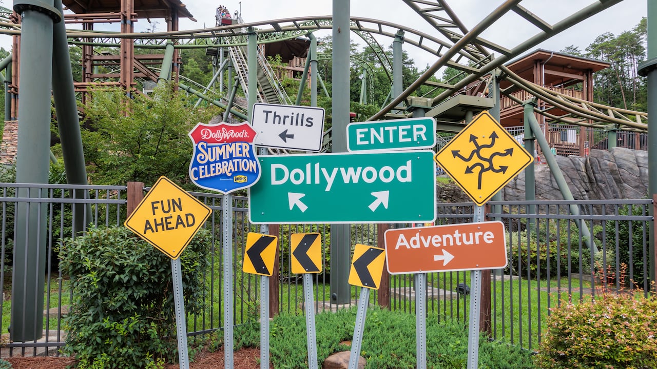 El parque se destaca por su temática sureña, y tiene atracciones de adrenalina pura.