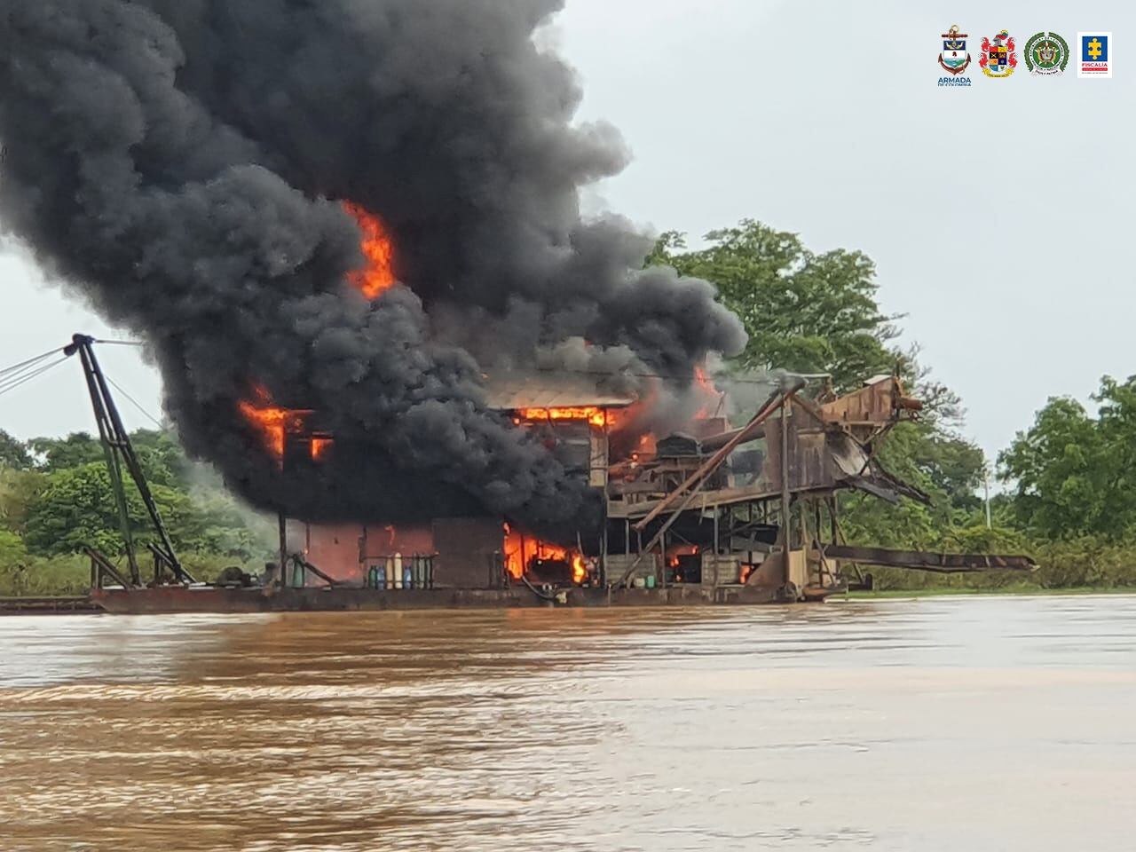 La Fiscalía logró la captura de 14 personas que integraban una organización criminal dedicada a la minería ilegal.