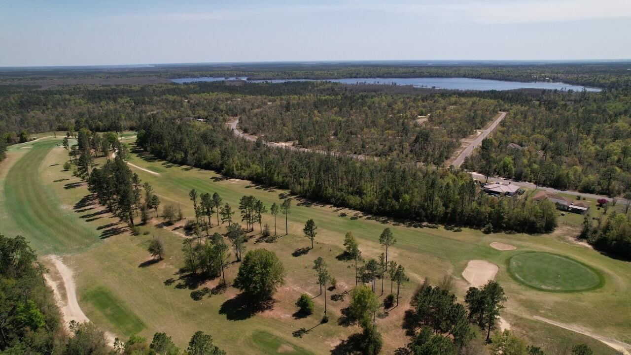 El proyecto “Sunny Hills" se ubica en el condado de Washington, estado de la Florida, a solo 10 minutos del centro urbano.