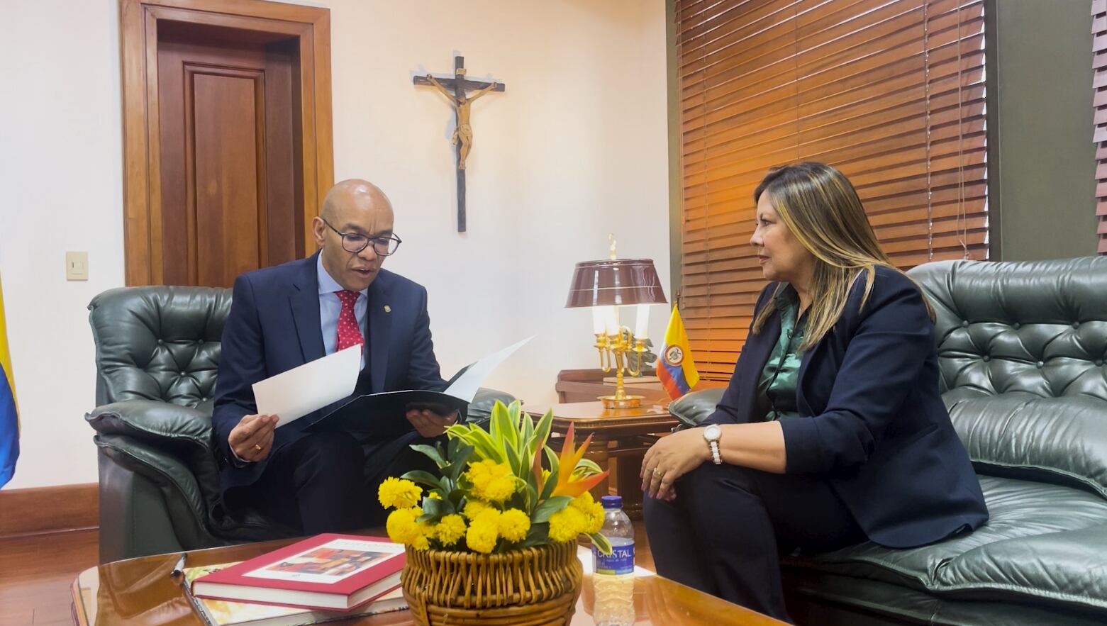 Entrega Acto administrativo del Presidente de la Corte Gerson Chaverra a la Nueva Fiscal General de la Nación Luz Adriana Camargo