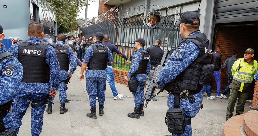 Pese a las presuntas amenazas de guardias del Inpec y su embarazo, Andrea Valdés sigue en las mismas condiciones de reclusión.