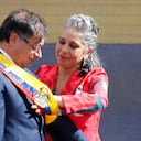 María José Pizarro colocó la banda presidencial a Gustavo Petro presidente de Colombia 2022 / 2026
Bogota Plaza de Bolívar agosto7 del 2022
Foto Guillermo Torres Reina / Semana