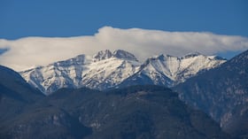 Vista del monte Olimpo nevado el 4 de febrero de 2024 en el Parque Nacional del Olimpo, Grecia. Foto: Athanasios Gioumpasis/Getty Images.