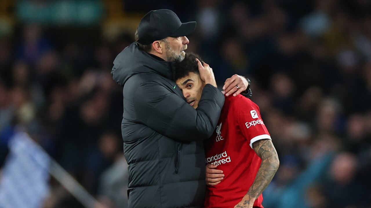 Como padre e hijo: imagen de cuando Jurgen Klopp y Luis Díaz compartían en Liverpool.