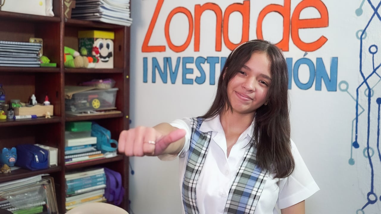 La estudiante Camila Barros, quien irá a la NASA.