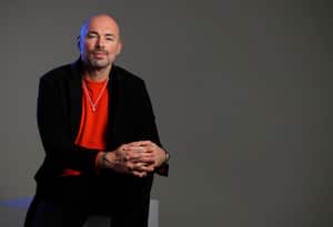 Santiago Cruz
cantante colombiano