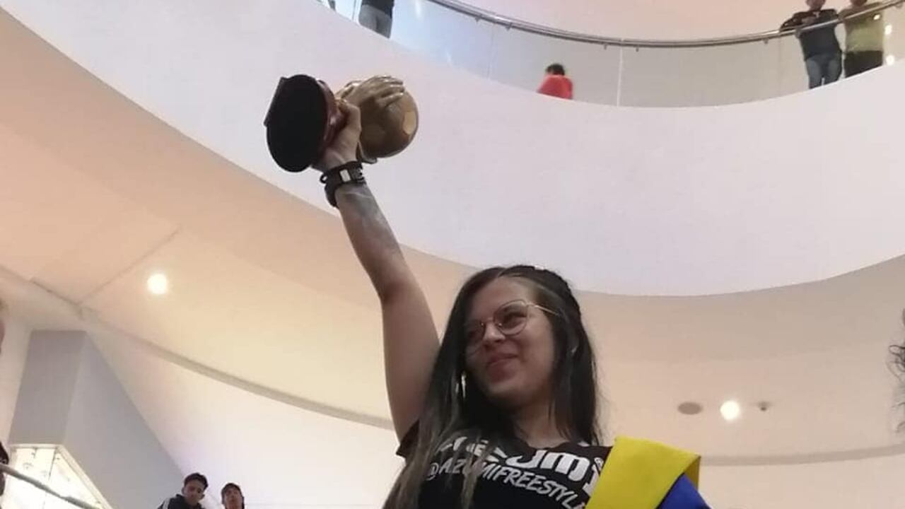 Angie Cepeda, primera colombiana en clasificar al mundial de Valencia - España del fútbol freestyle