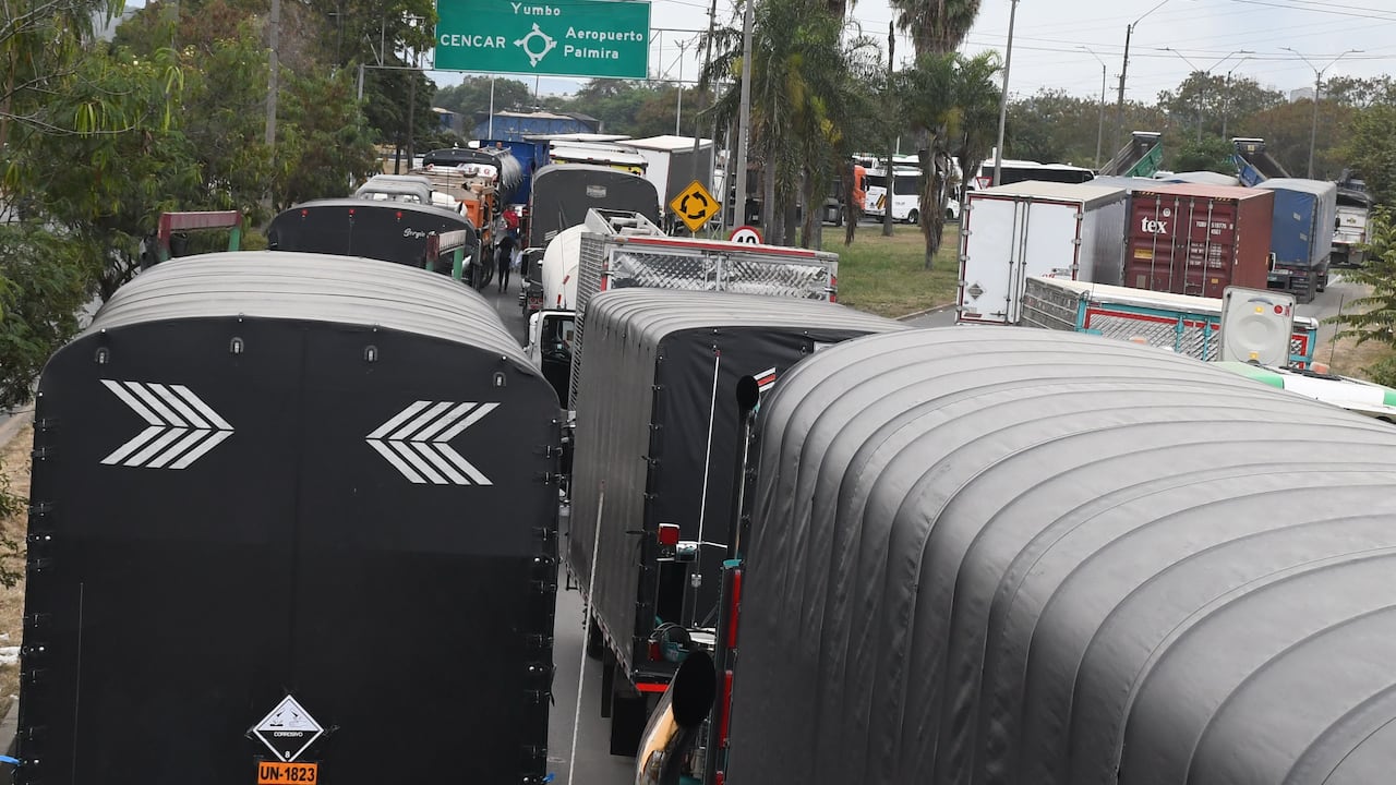Paro camionero en los diferentes ingresos a Cali.