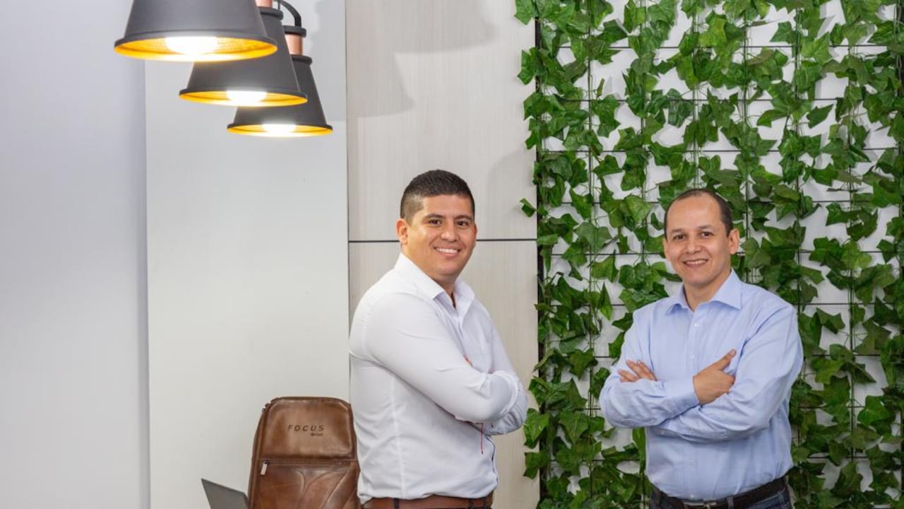 Cristhian Quintero, CEO de Eholding y José Edinson Betancourt, director de Tecnología Eholding.