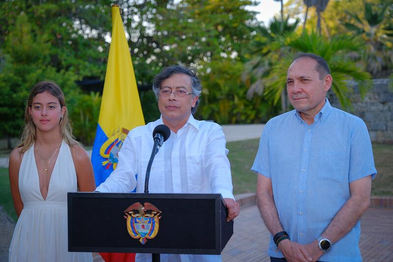 Gustavo Petro anunció un aumento del salario mínimo de 23,7%.