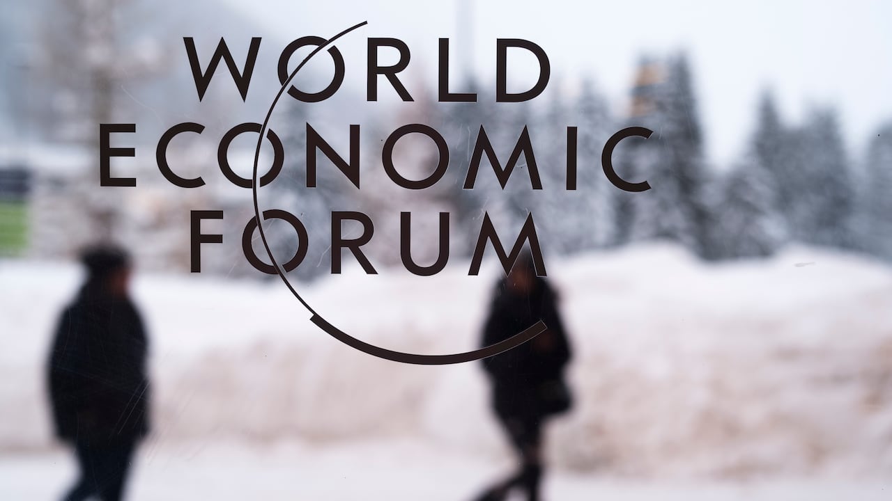 Expertos en el WEF resaltaron la importancia de una regulación urgente para las criptomonedas en el mundo.