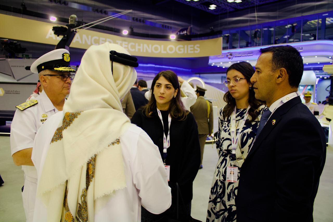 Ministro de Defensa, Pedro Sánchez, participando en feria de seguridad en Qatar.