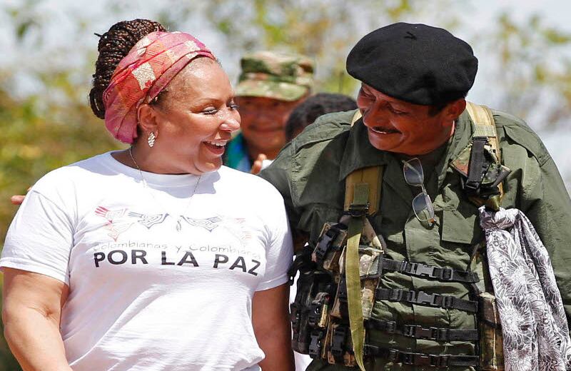 El encuentro de la exsenadora Piedad Córdoba y Pedro Nel Daza Martínez, conocido como el comandante ‘Jairo’ o ‘Jairo Martínez’. 