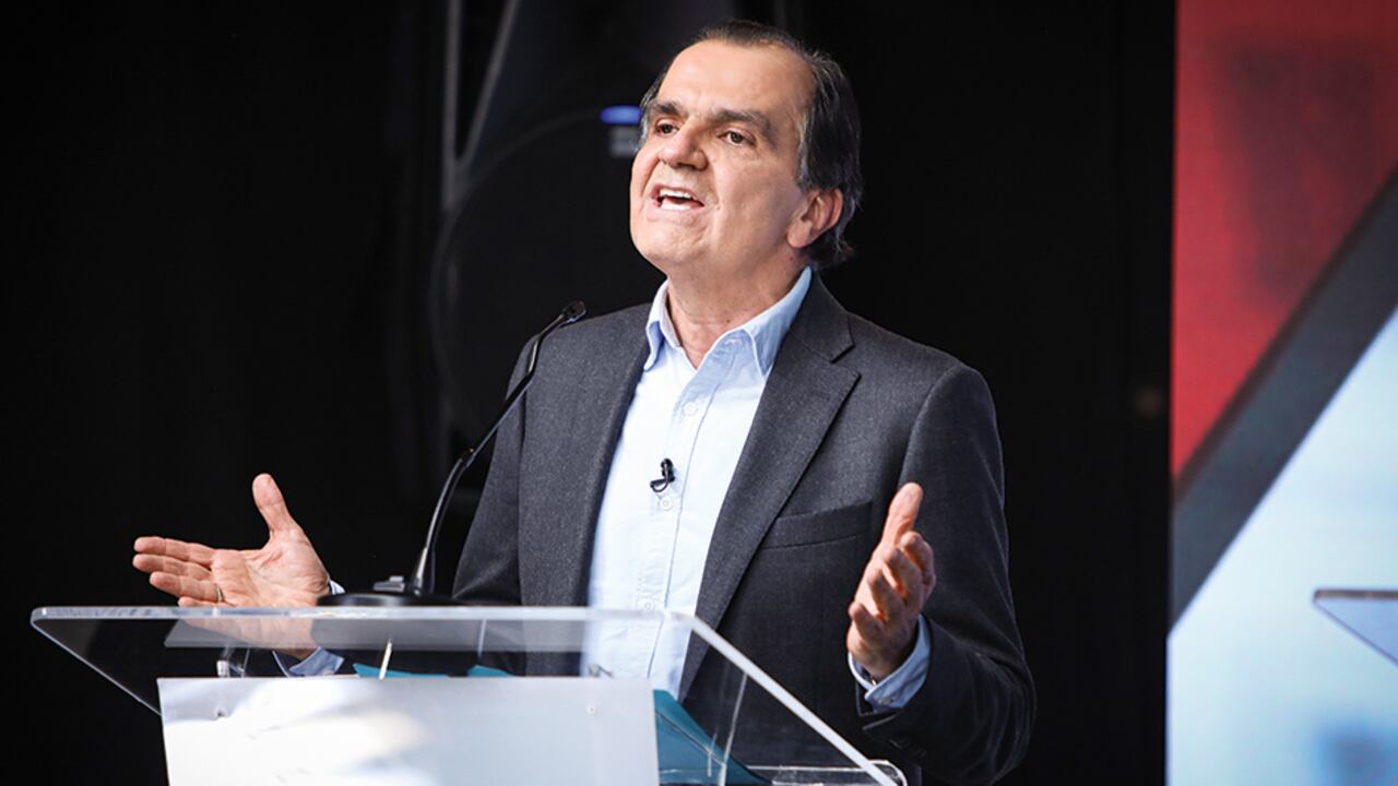 Óscar Iván Zuluaga destruyó todo tipo de pruebas.