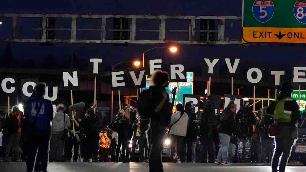 Protestas en Portland, Oregón, por el conteo de votos electorales en Estados Unidos.