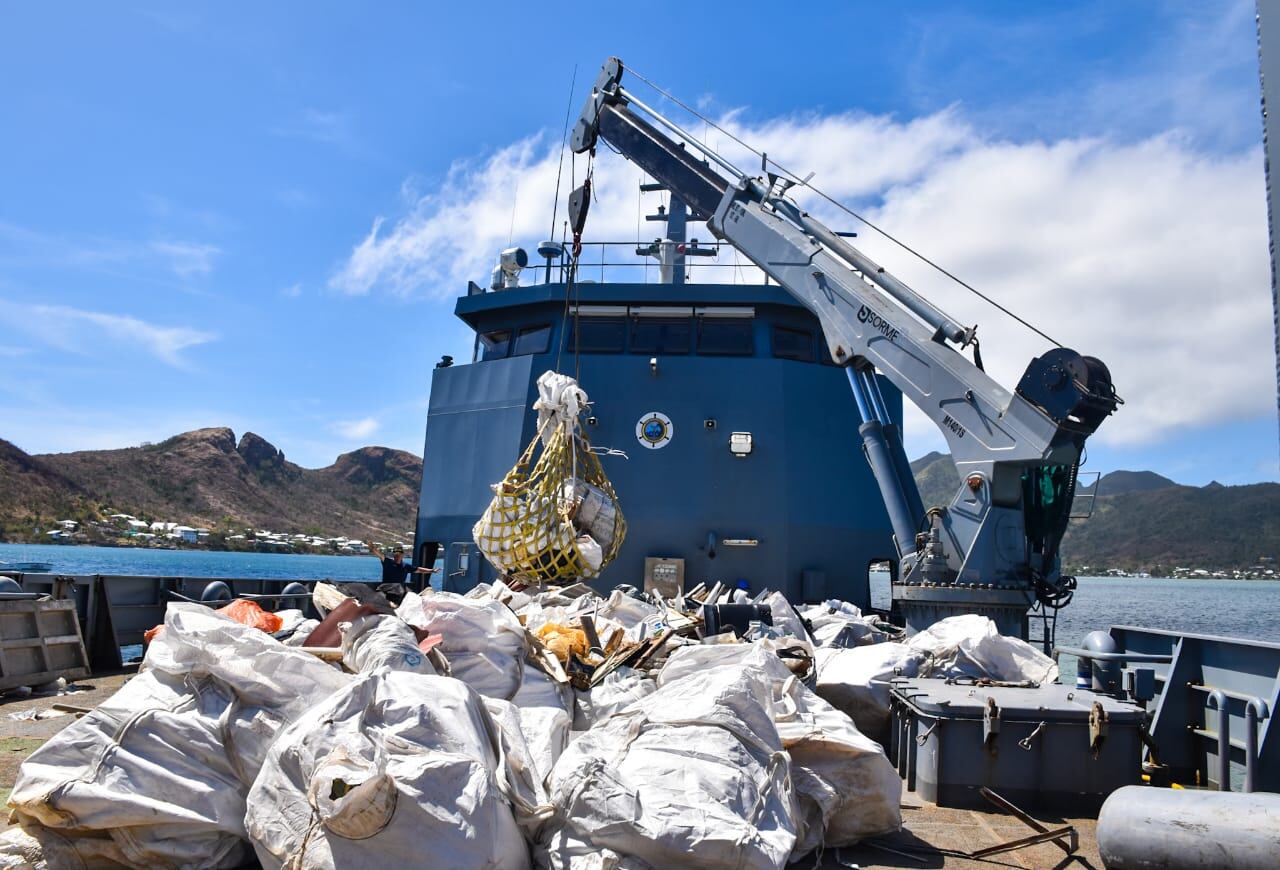 Armada apoya reconstrucción de Providencia