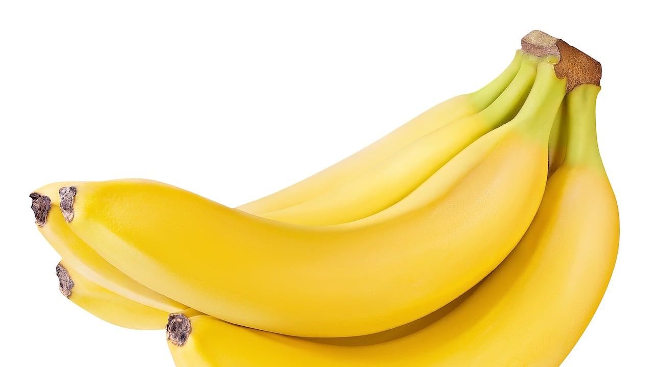 El banano contiene gran cantidad de vitaminas que benefician al organismo en varios aspectos.