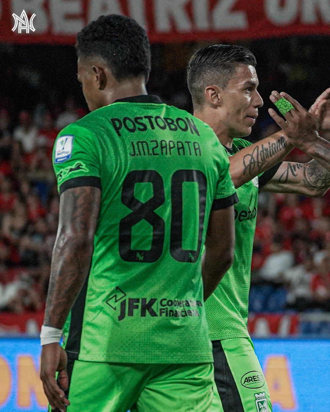 Matheus Uribe (atrás) con Juan Manuel Zapata en Atlético Nacional
