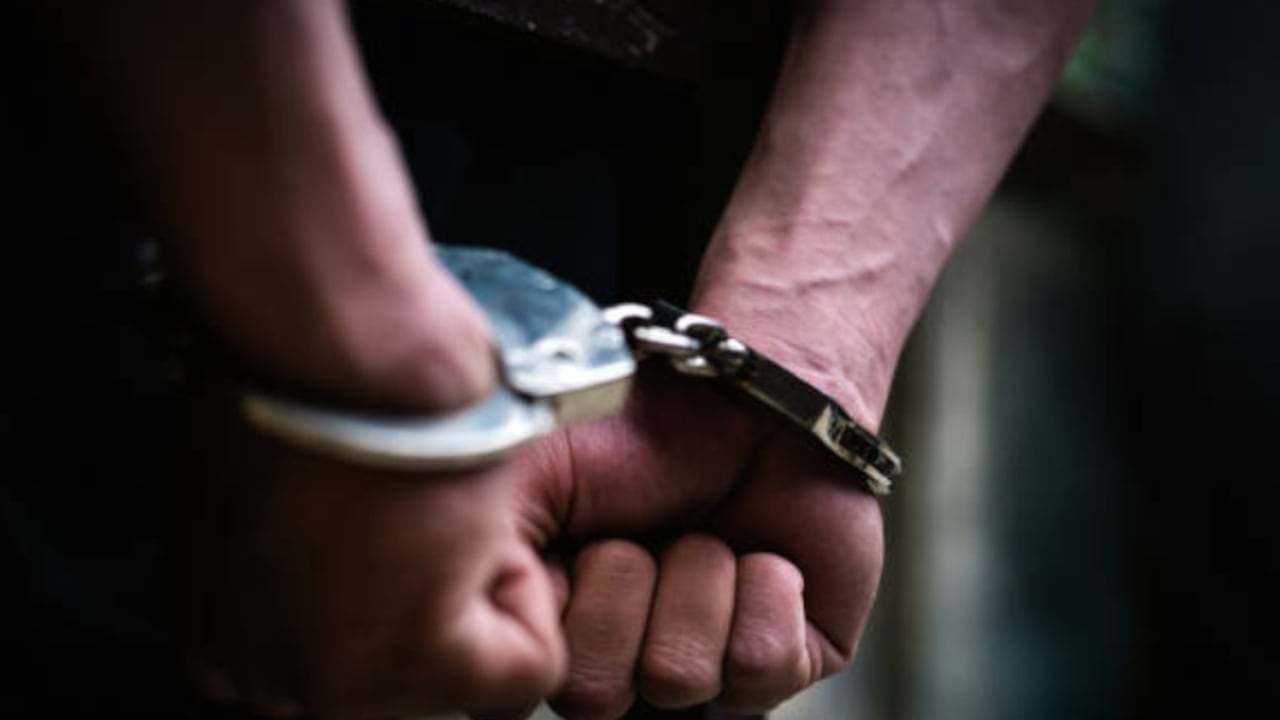 Los capturados son señalados de expender sustancias alucinógenas en barrios de la localidad de San Cristóbal.