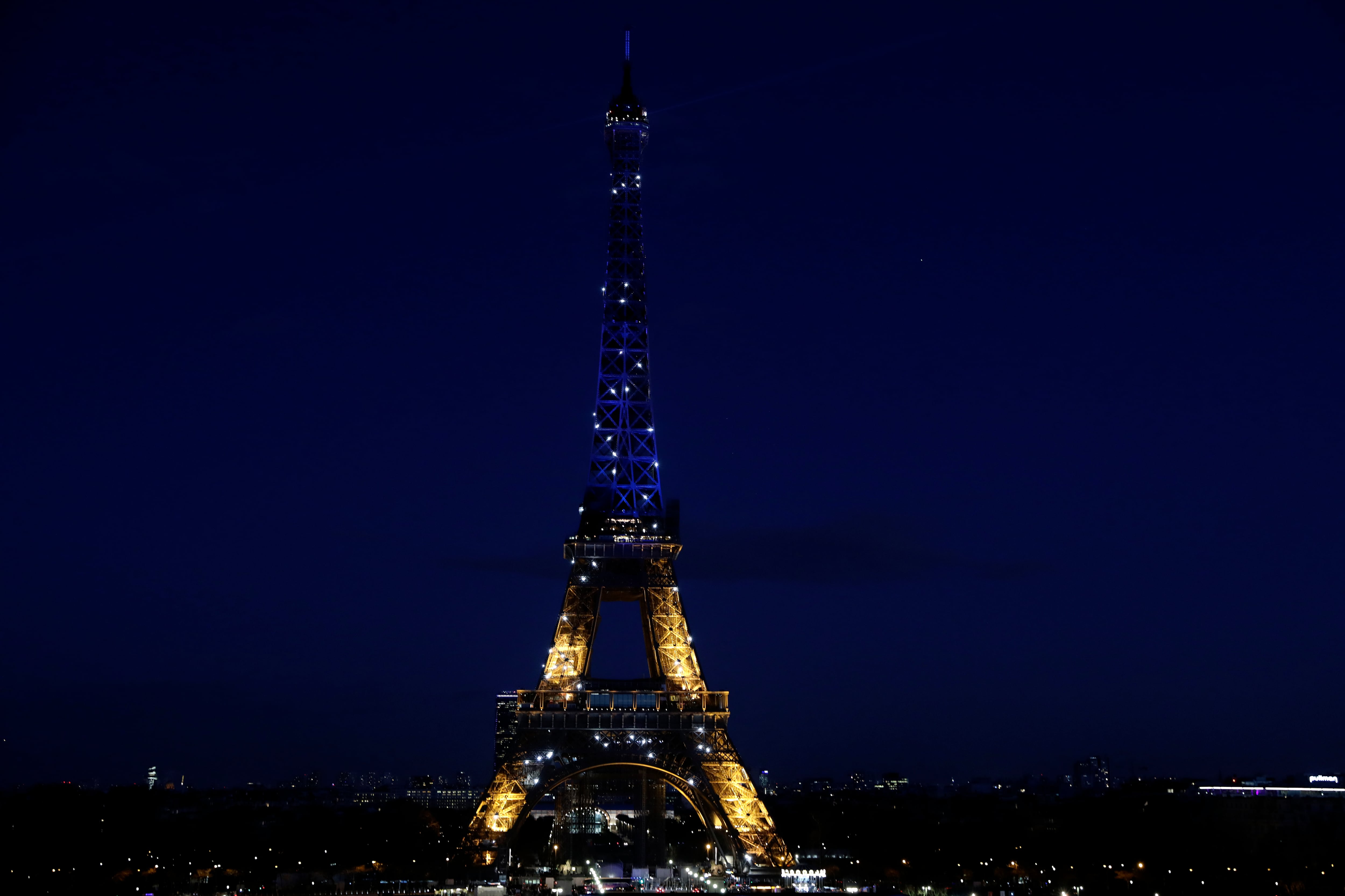 Torre Eiffel / Colores de Ucrania