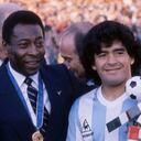 Con esta foto en su cuenta de Instagram, Pelé celebró los 60 años de Maradona.