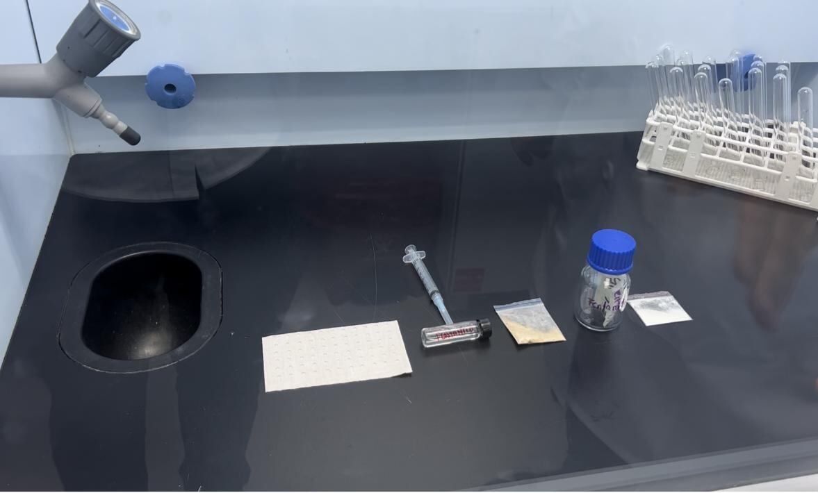 La Policía reveló que criminales están mezclando el fentanilo, el cual viene en ampolletas, con heroína, quedando similar al polvo blanco de la cocaína, generando un cóctel peligroso que se está consumiendo en escenarios de rumba.