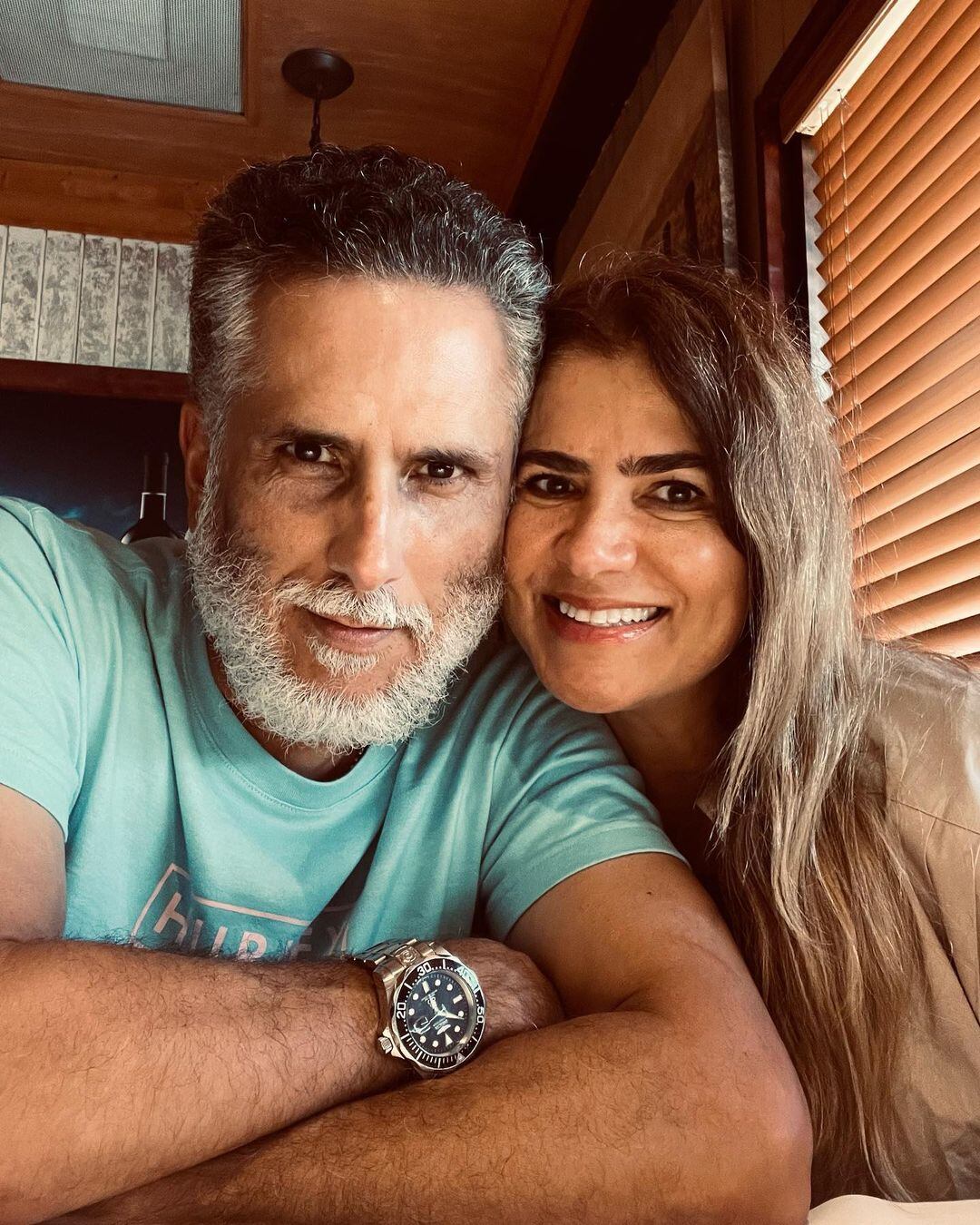 Marlon Moreno y su esposa.