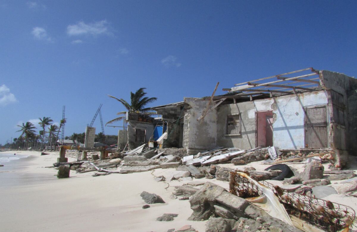 En el sector de San Luis, las casas destruidas inundan el paisaje.
