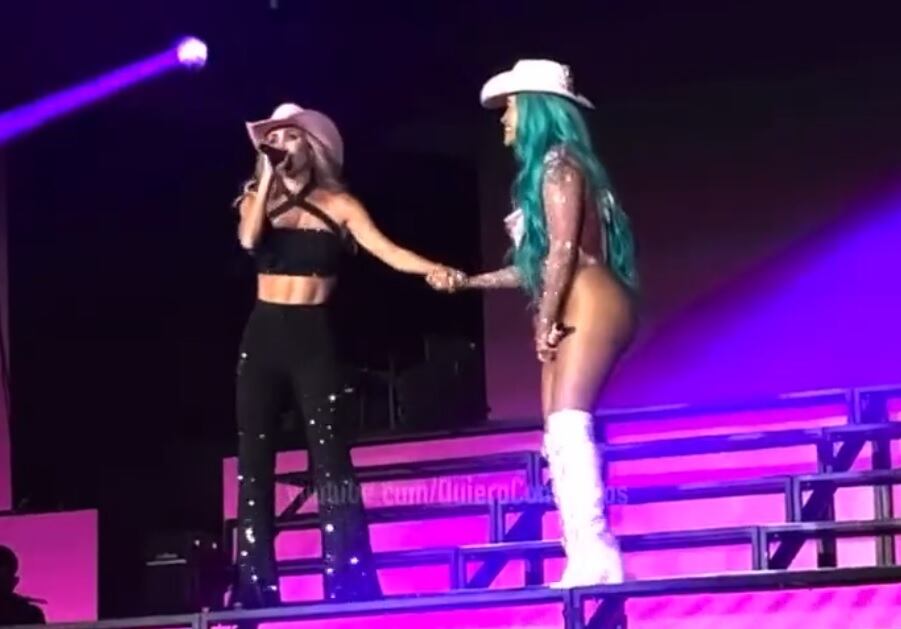 Anahí y Karol G en Ciudad de México.